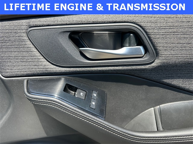 2023 Nissan Rogue SV photo 16