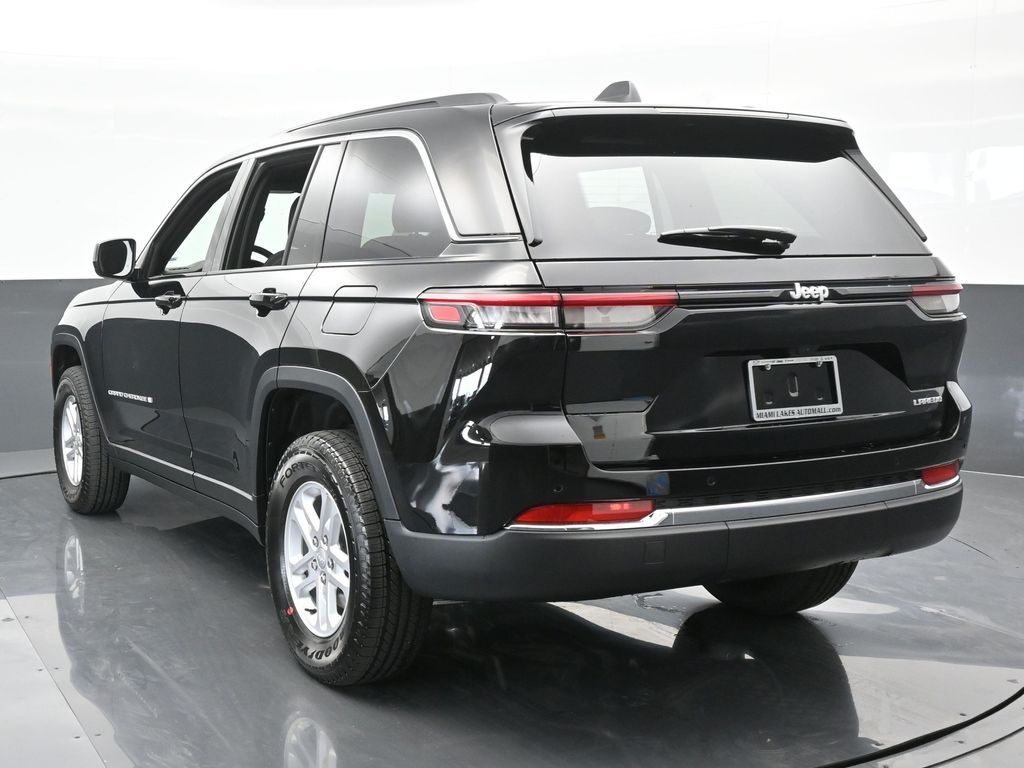 2024 Jeep Grand Cherokee Laredo photo 4
