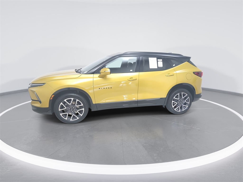 2023 Chevrolet Blazer RS photo 3