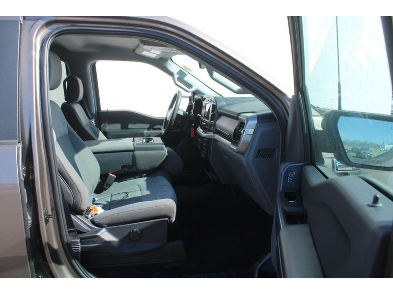 2023 Ford F-150 XLT photo 11
