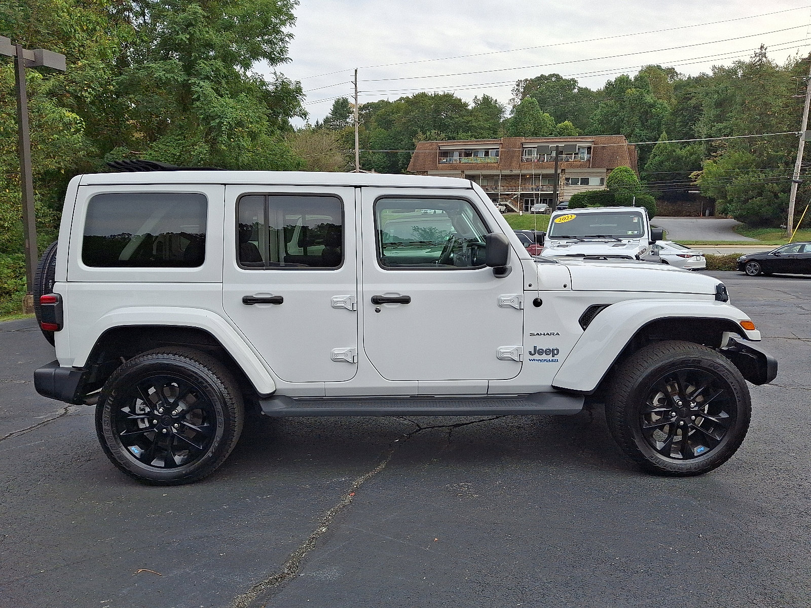 2022 Jeep Wrangler 4xe Unlimited Sahara photo 8
