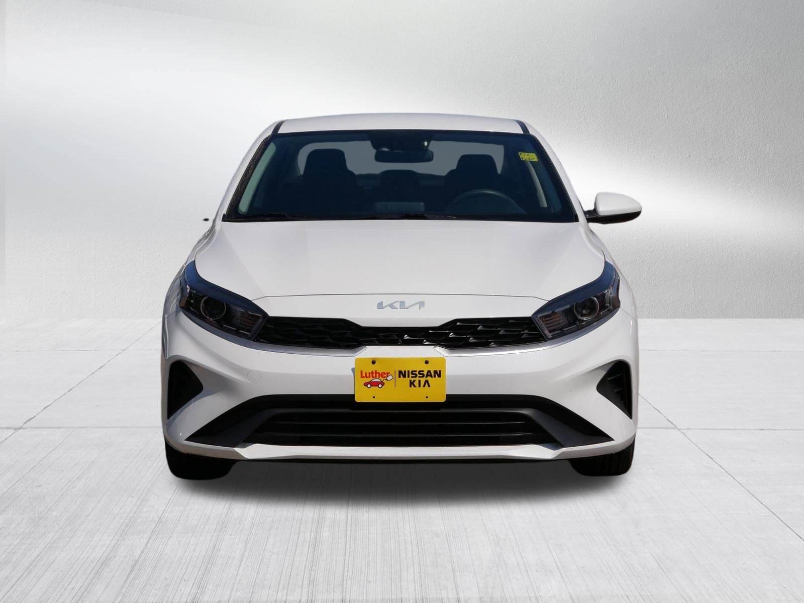 2023 Kia Forte LXS photo 2