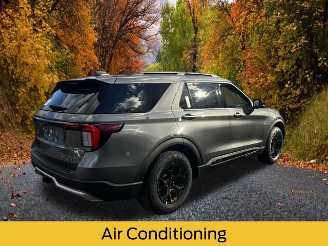 2026 Ford Explorer photo 2