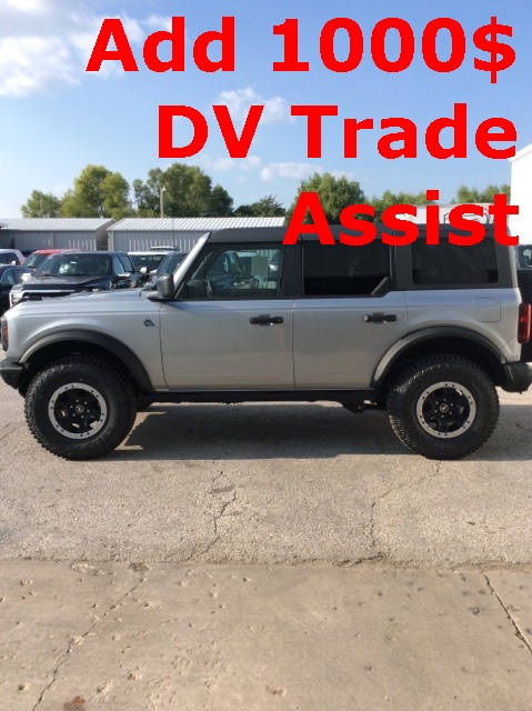 2024 Ford Bronco Black Diamond photo 3