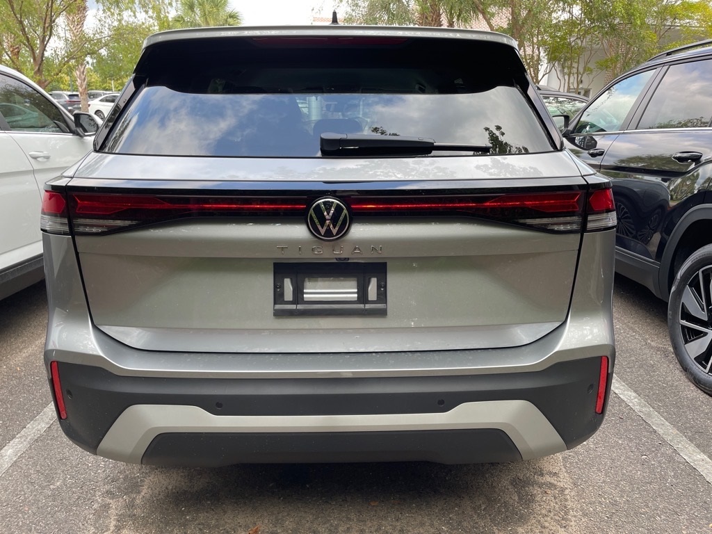 2025 Volkswagen Tiguan S photo 3