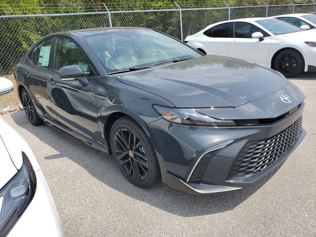 2025 Toyota Camry SE photo 4