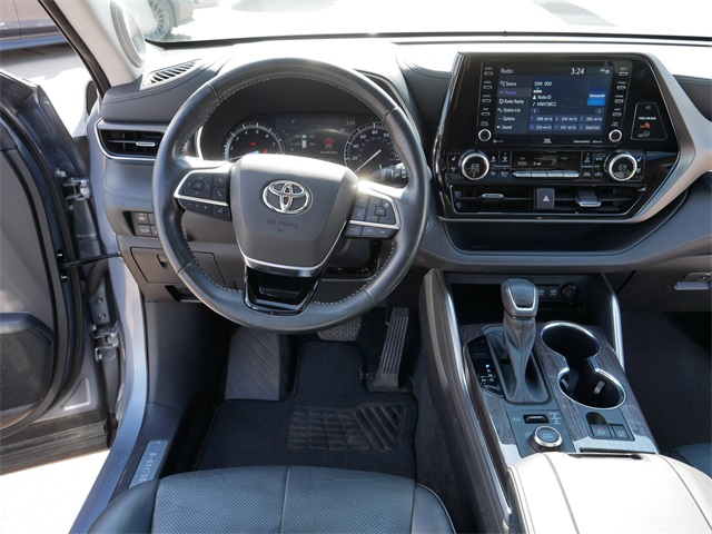 2021 Toyota Highlander Limited photo 21