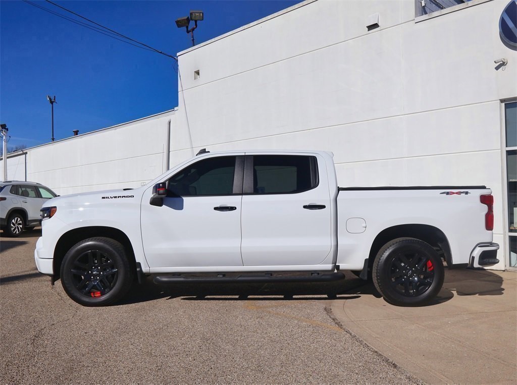 2024 Chevrolet Silverado 1500 RST photo 2