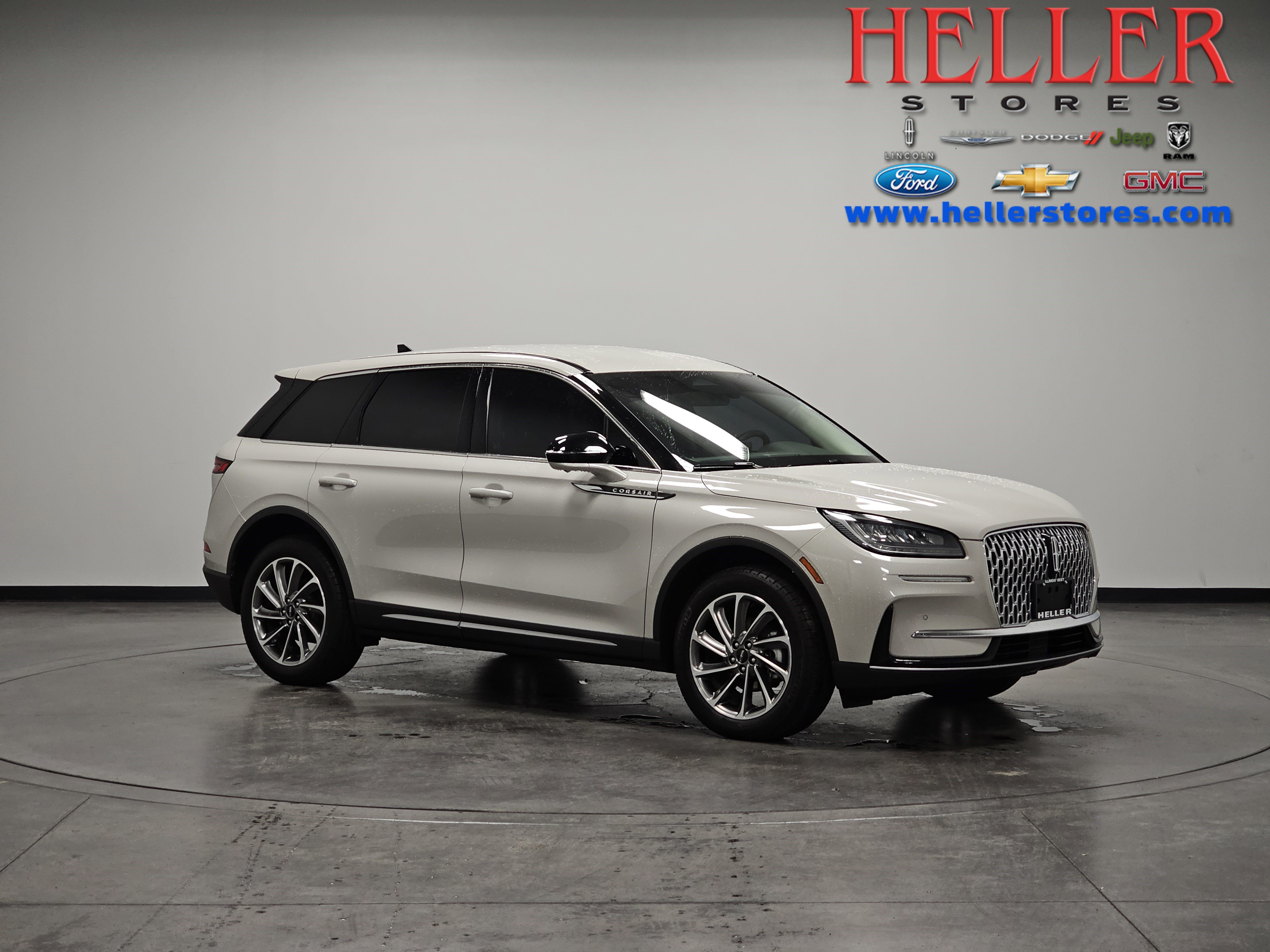 2023 Lincoln Corsair Base's photo