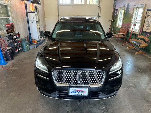 2022 Lincoln Corsair Standard photo 2