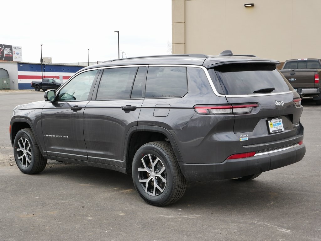 2025 Jeep Grand Cherokee Limited photo 2