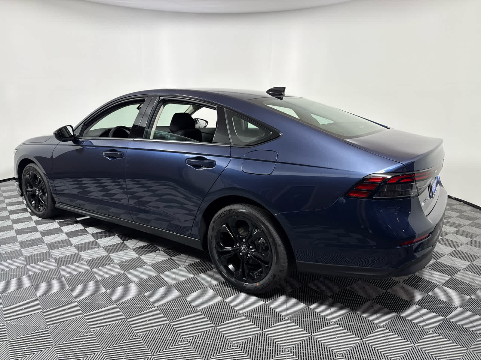 2025 Honda Accord 1.5T SE photo 4
