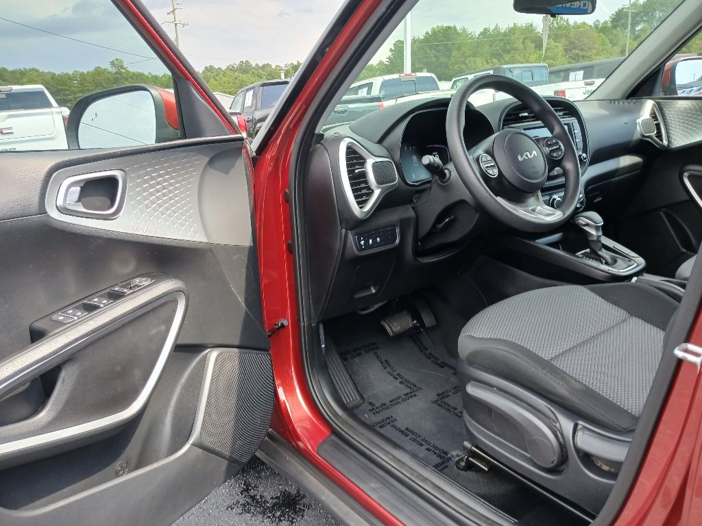 2023 Kia Soul LX photo 12