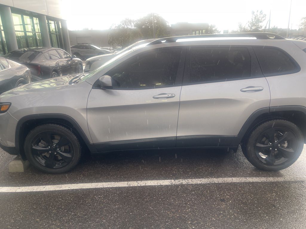 2019 Jeep Cherokee Altitude photo 3