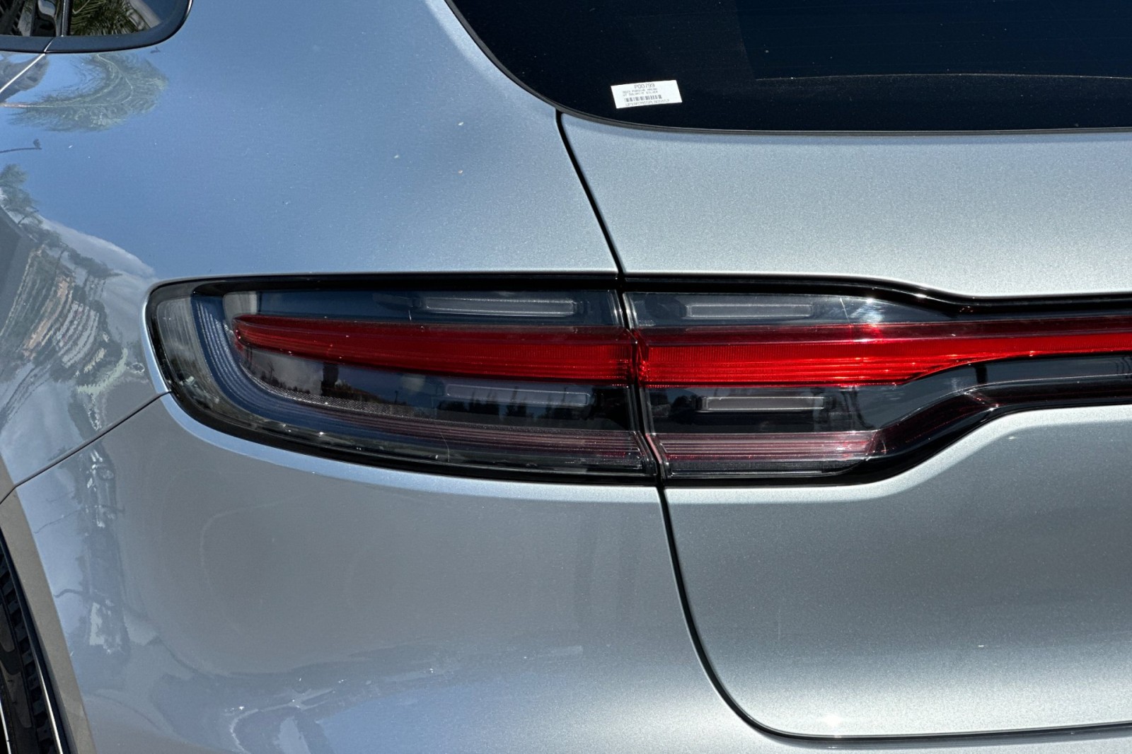 2023 Porsche Macan T photo 37