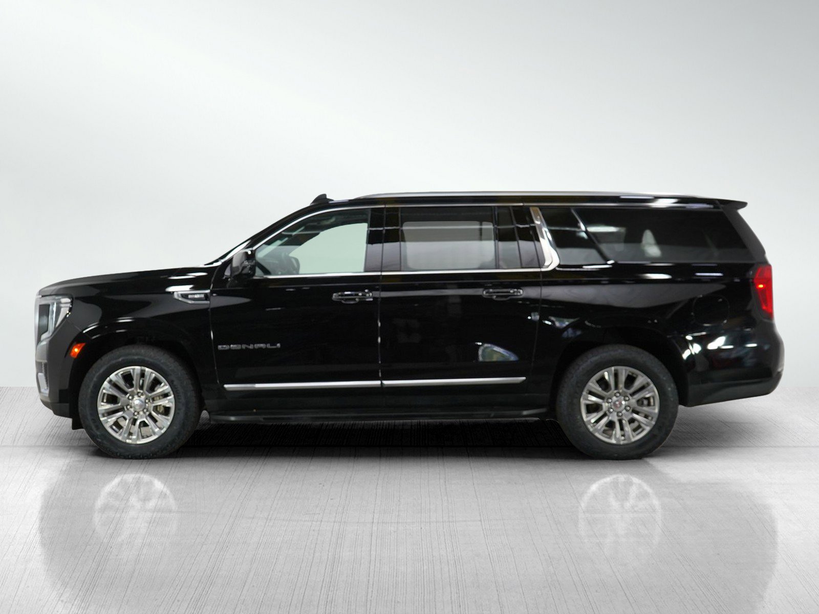 2023 Gmc Yukon XL Denali photo 2