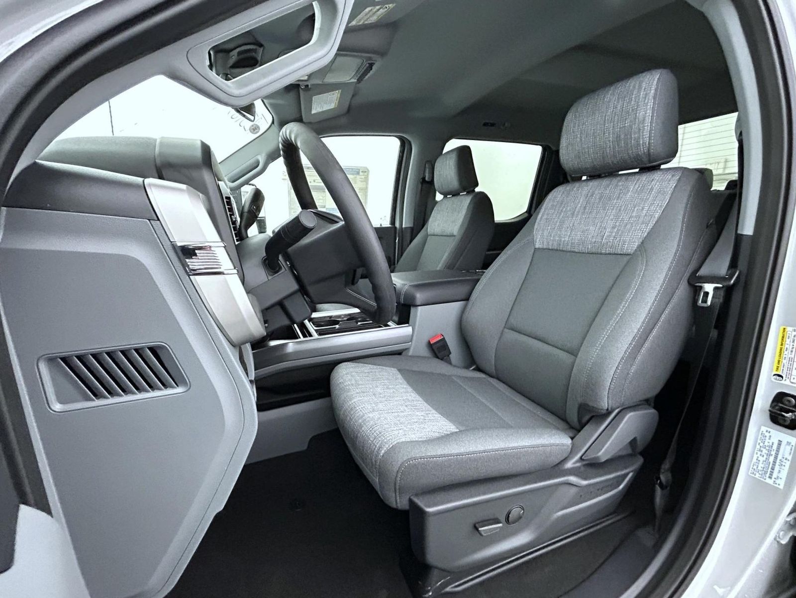 2025 Ford F-250 XLT photo 10