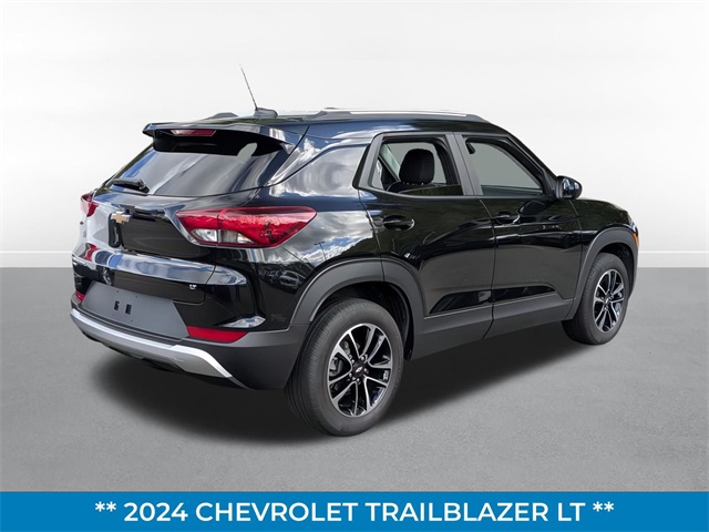2024 Chevrolet Trailblazer LT photo 3
