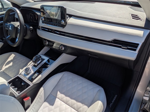2023 Mitsubishi Outlander SEL photo 32