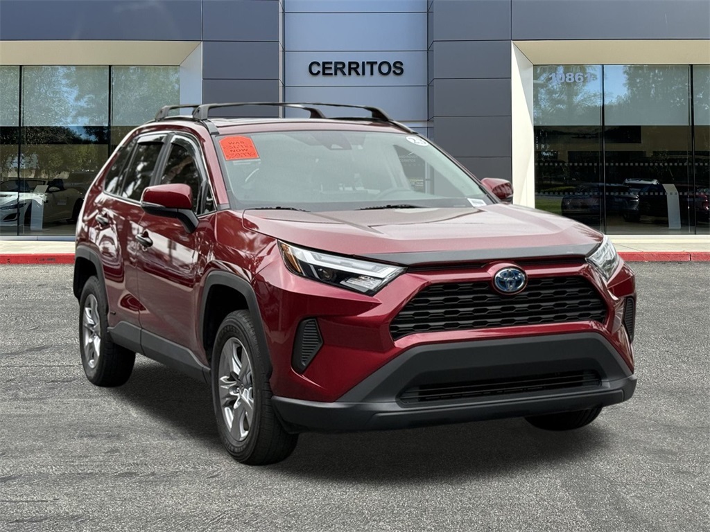 2023 Toyota RAV4 Hybrid XLE photo 3