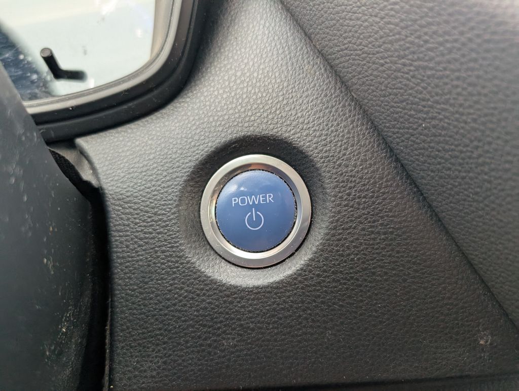 2022 Toyota Corolla LE photo 16