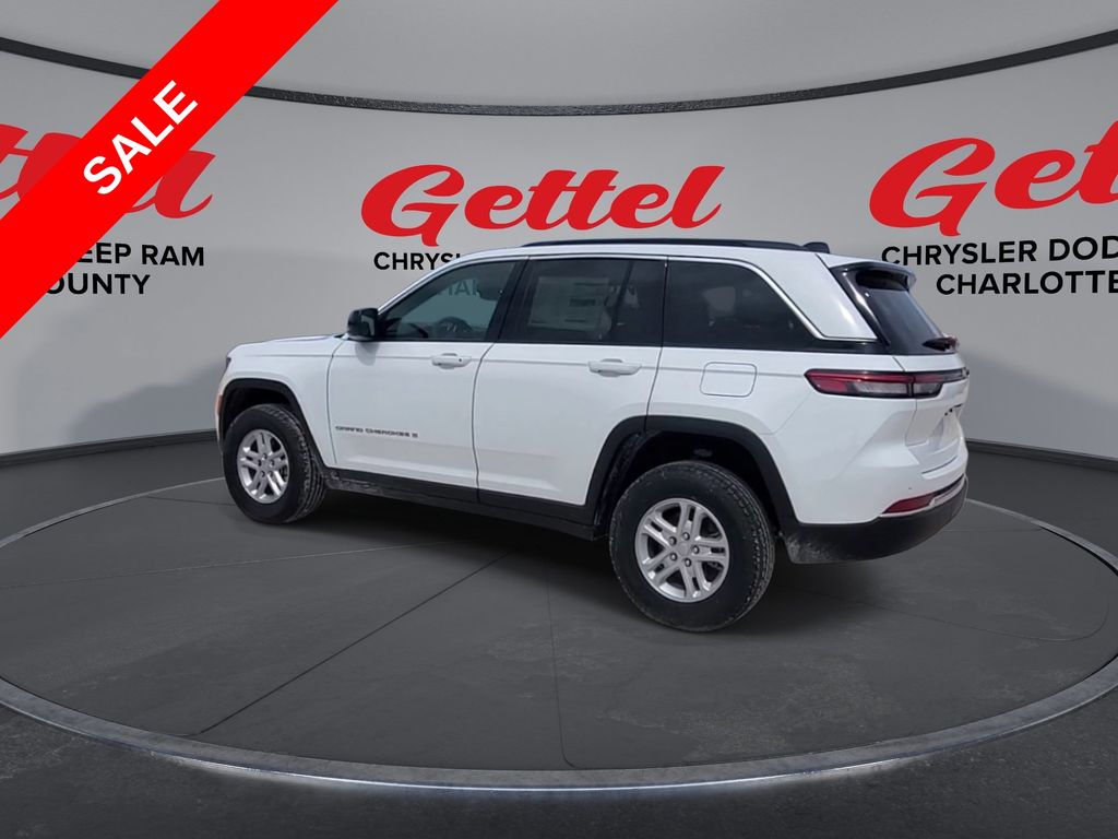 2025 Jeep Grand Cherokee Laredo Altitude photo 6