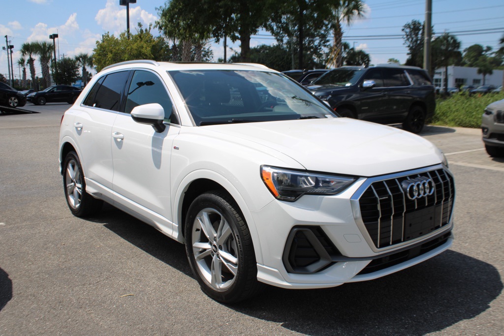 2021 Audi Q3 S line Premium 45 TFSI photo 3