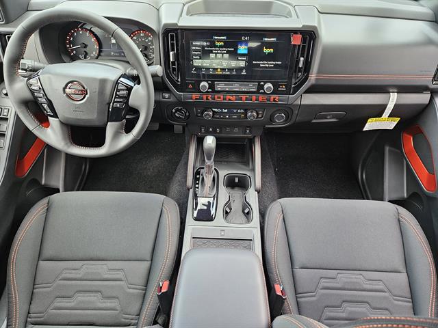 2025 Nissan Frontier Crew Cab PRO-4X photo 16