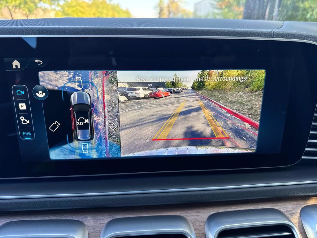 2026 Mercedes Benz GLS 450 4MATIC photo 22