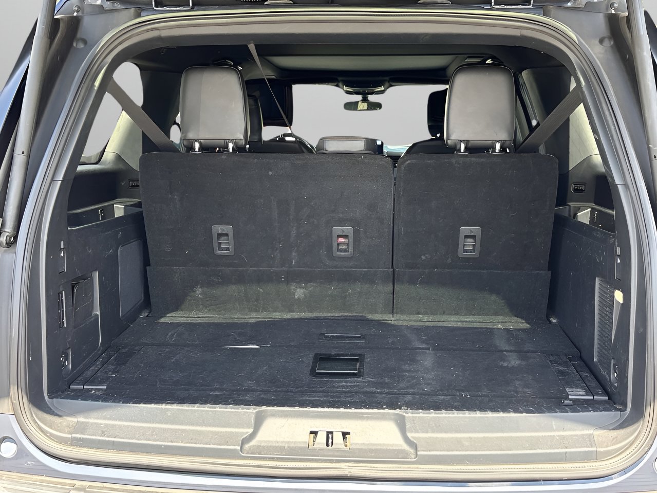 2022 Ford Expedition MAX Platinum photo 8