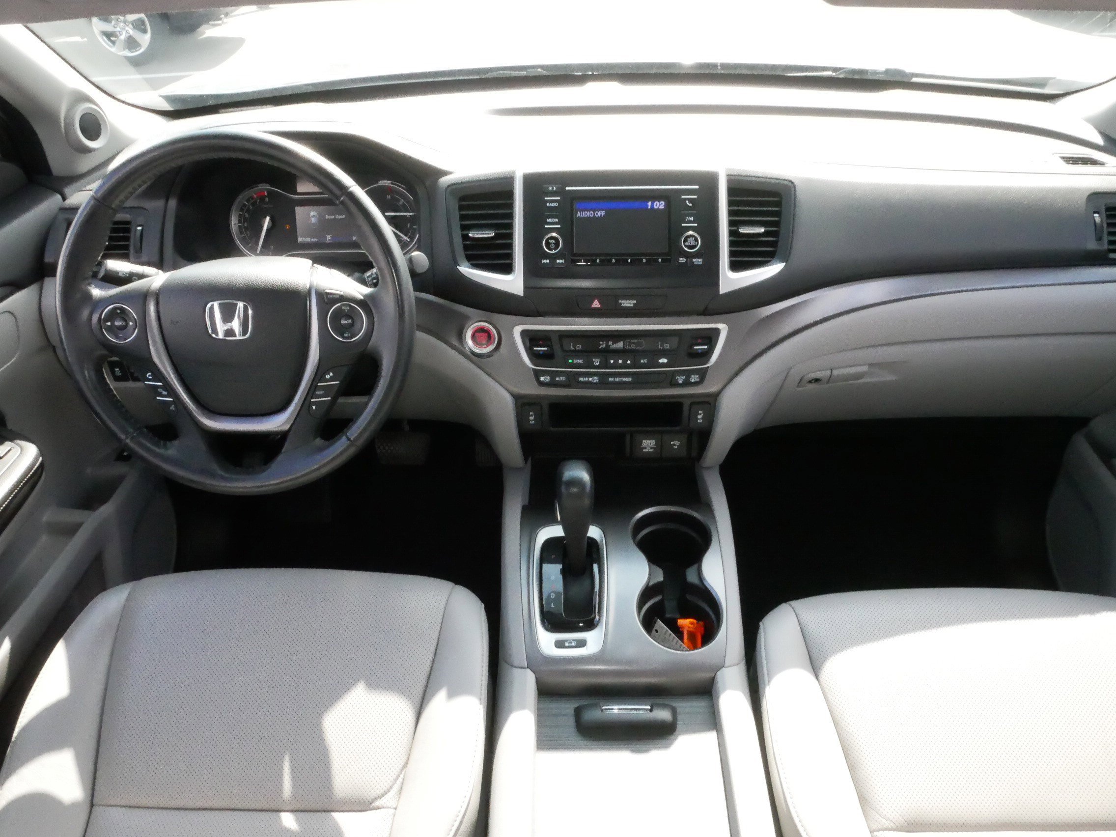 2019 Honda Ridgeline RTL photo 10