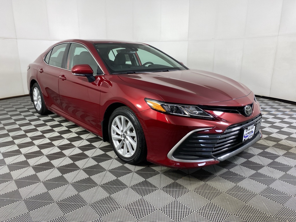 2022 Toyota Camry LE photo 21