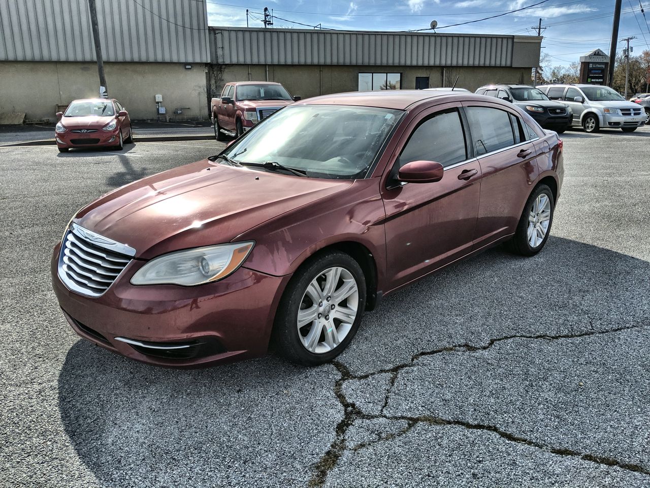 2011 Chrysler 200 Touring's photo