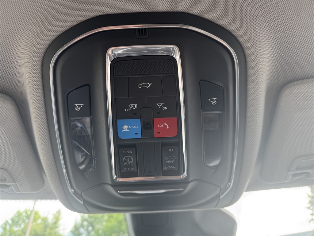 2021 Jeep Grand Cherokee Laredo photo 29