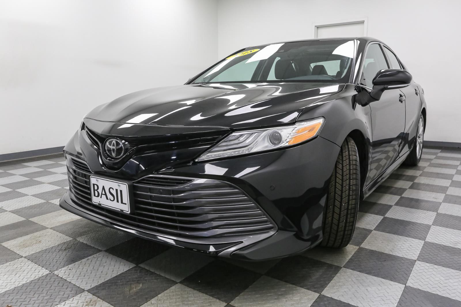 2018 Toyota Camry XLE photo 2