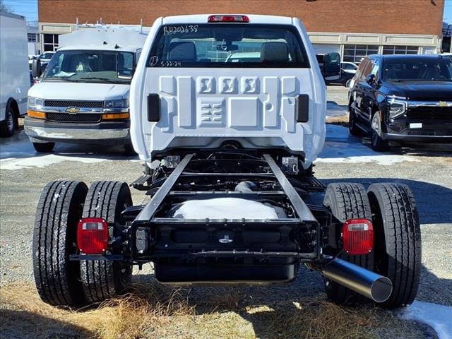 2024 Chevrolet Silverado 5500HD Work Truck photo 3