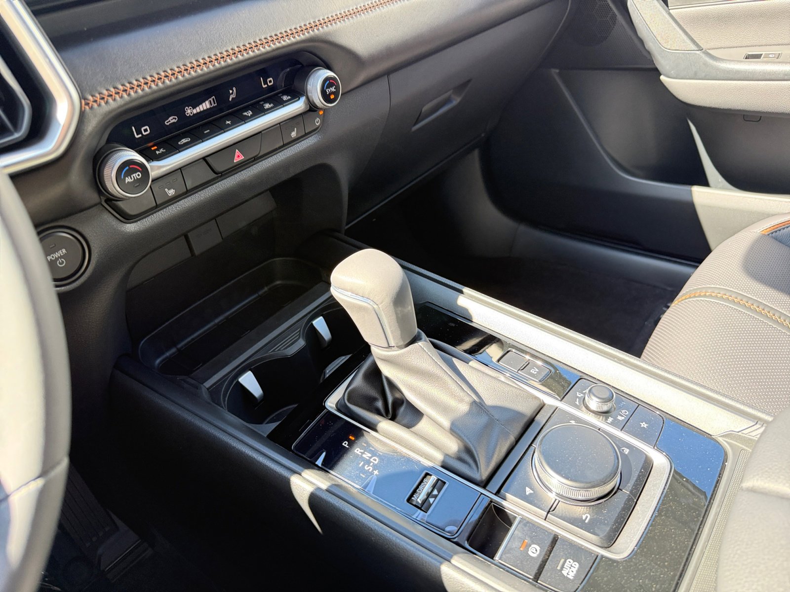 2025 Mazda CX-50 Premium photo 10