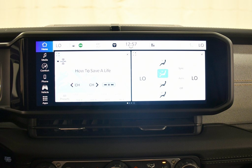 2024 Jeep Wrangler Sahara 4xe photo 23