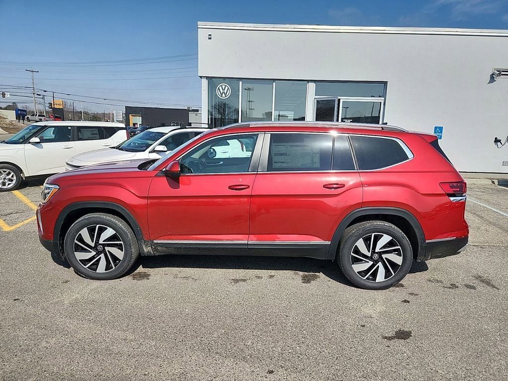 2025 Volkswagen Atlas SEL photo 2
