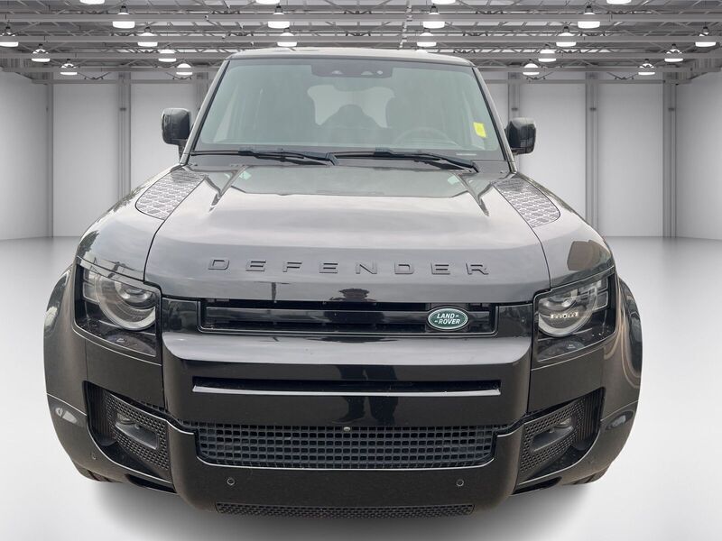 2022 Land Rover Defender V8 photo 2