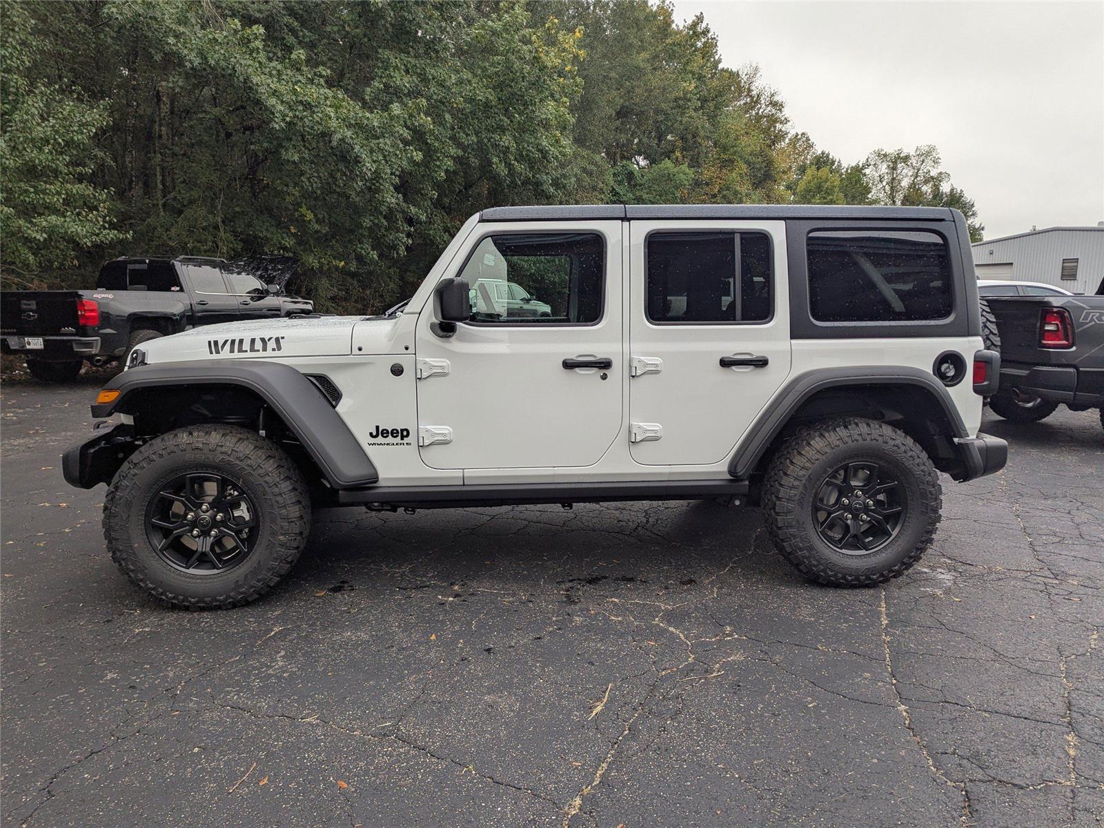 2025 Jeep Wrangler Willys photo 2