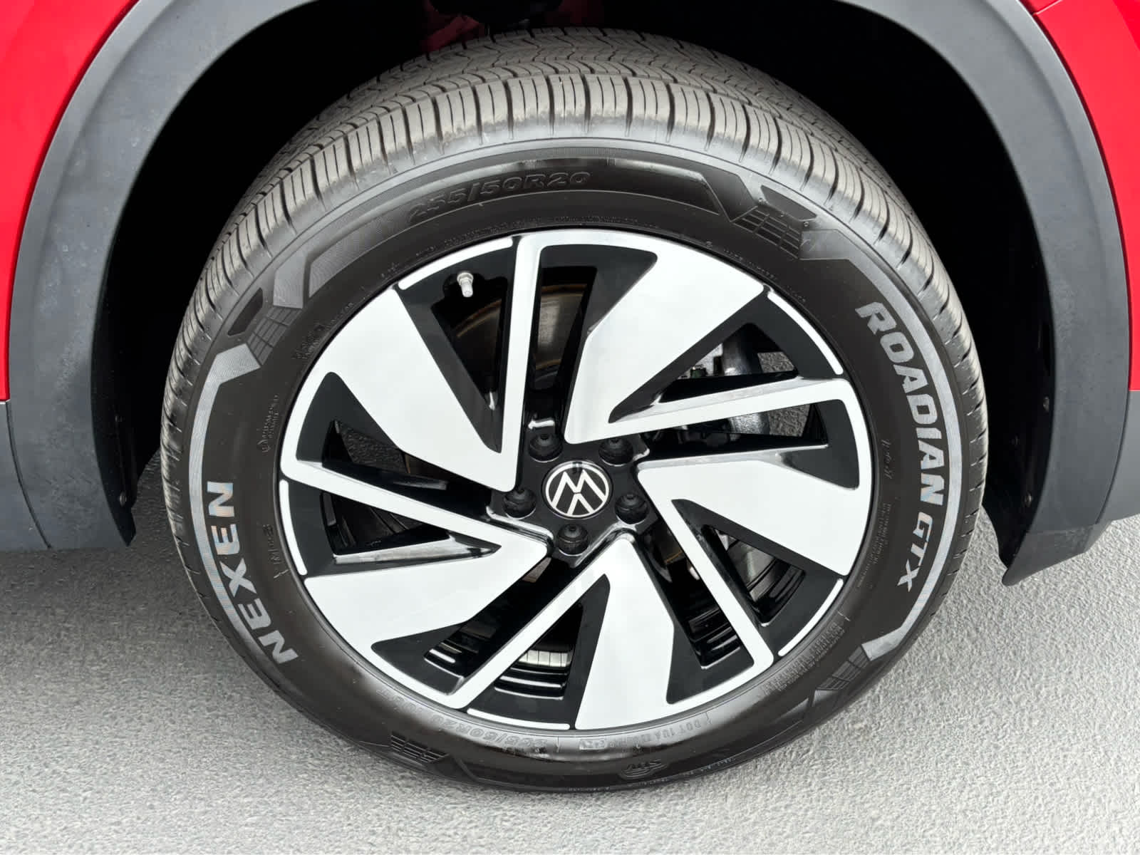2025 Volkswagen Atlas SE Technology photo 23