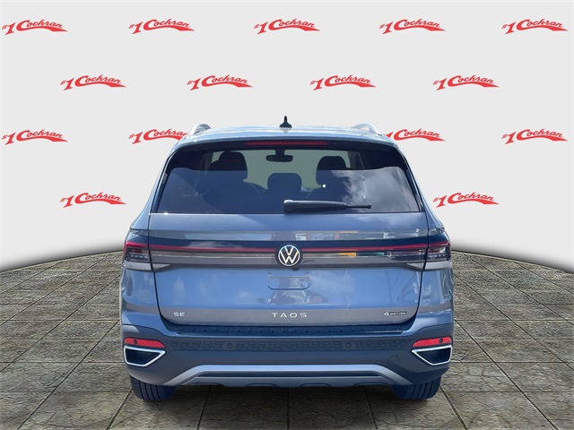 2025 Volkswagen Taos SE photo 4
