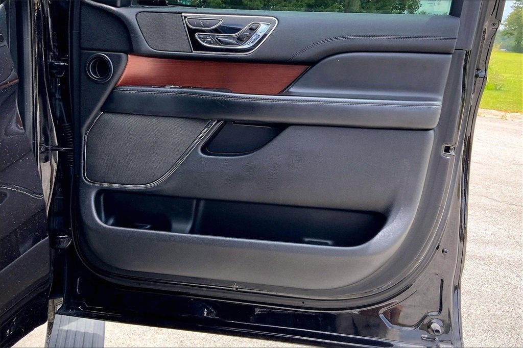 2020 Lincoln Navigator Reserve photo 24