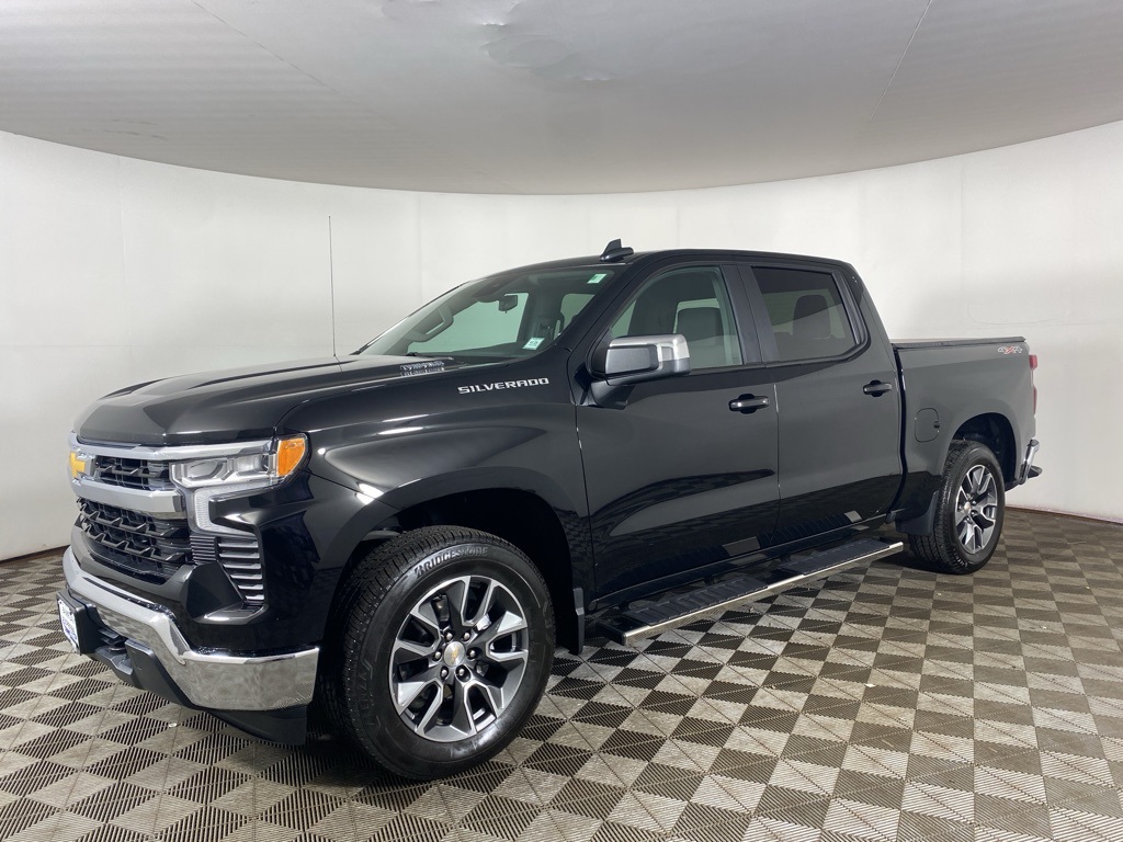 2025 Chevrolet Silverado 1500 LT photo 4