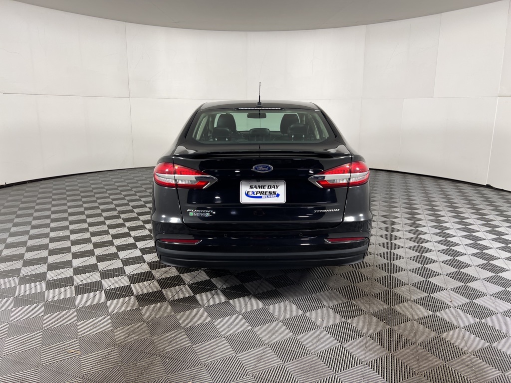 2019 Ford Fusion Energi Titanium photo 5
