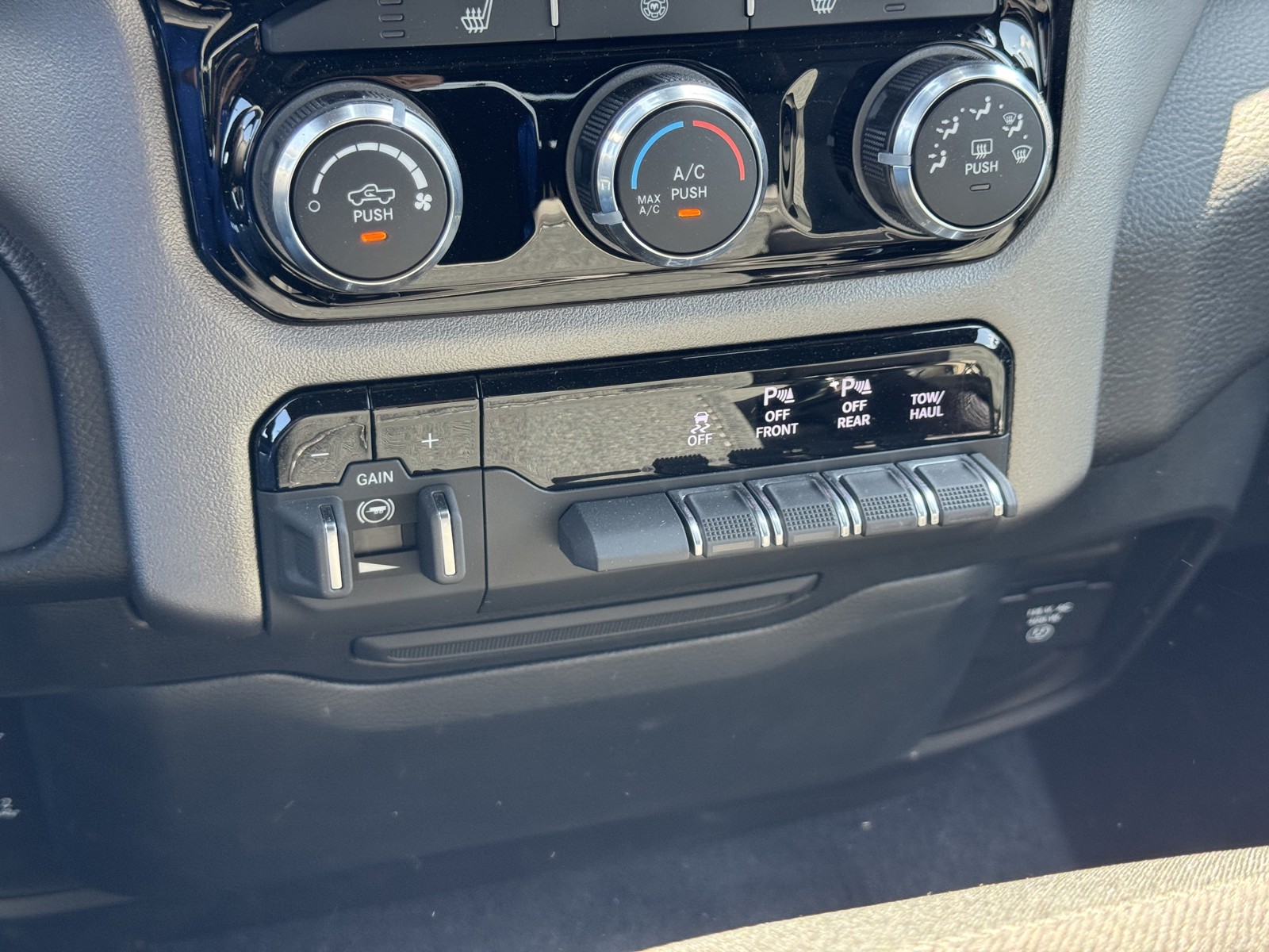 2025 Ram 1500 Big Horn photo 16