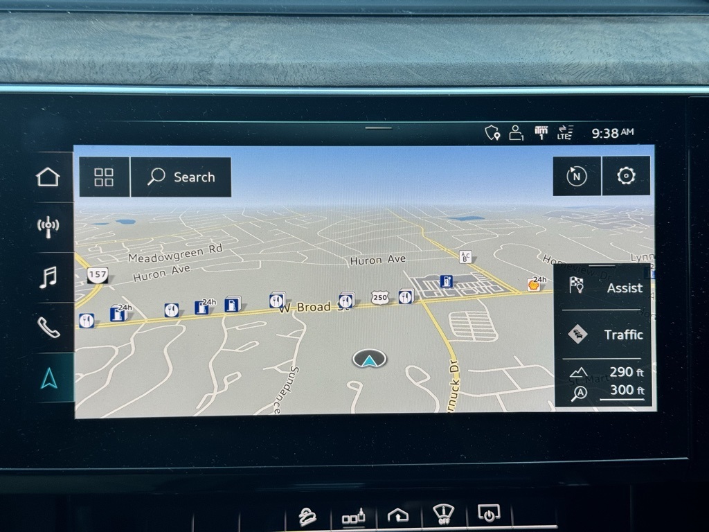 2019 Audi e-tron Prestige photo 16