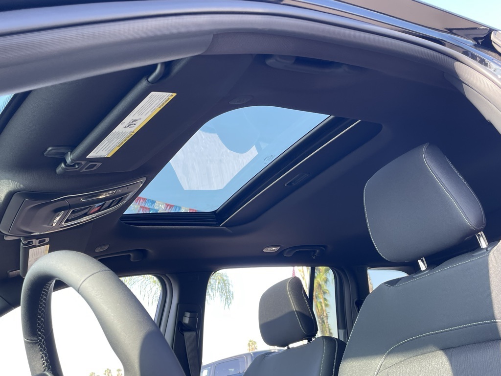 2025 Jeep Grand Cherokee Laredo X photo 18