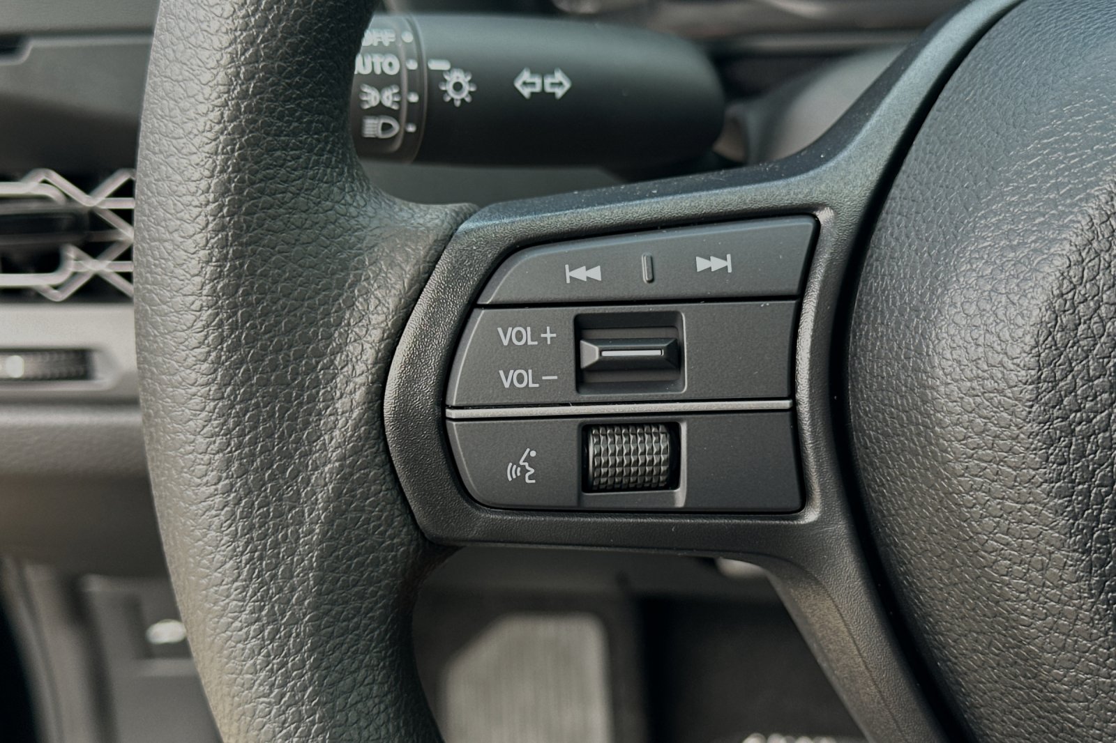 2025 Honda Accord LX photo 23